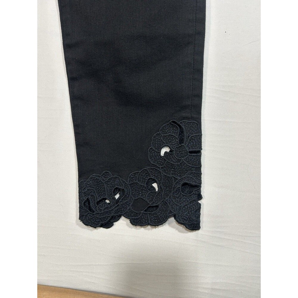New Chicos Floral Cutout Slim Ankle Jeans Women Size 6R Black Denim 0.5R - Picture 4 of 11